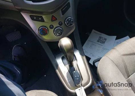 2016 Chevrolet Sonic Lt Auto z USA, uszkodzony, nr VIN 1G1JC6SH3G4142128